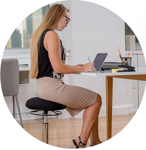 Wobble  Sit-stand stool behind your desk